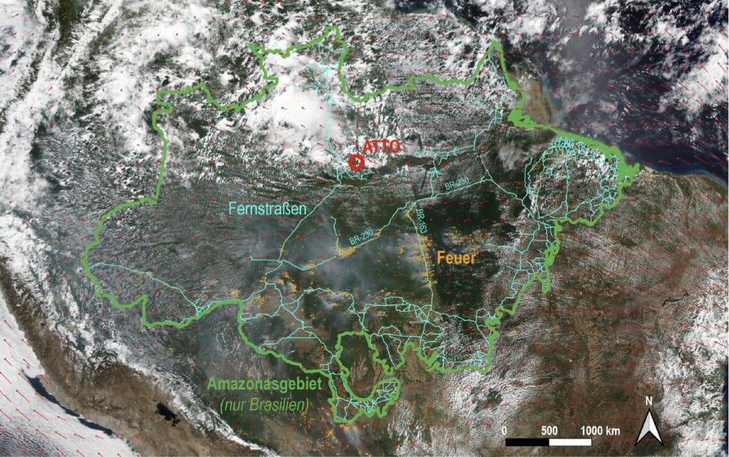 Satellitenbild des Amazonasbeckens mit Feuerkarte für den 12. August 2019, Kartografik Satellitenbild des Amazonasbeckens mit Feuerkarte für den 12. August 2019, Kartografik